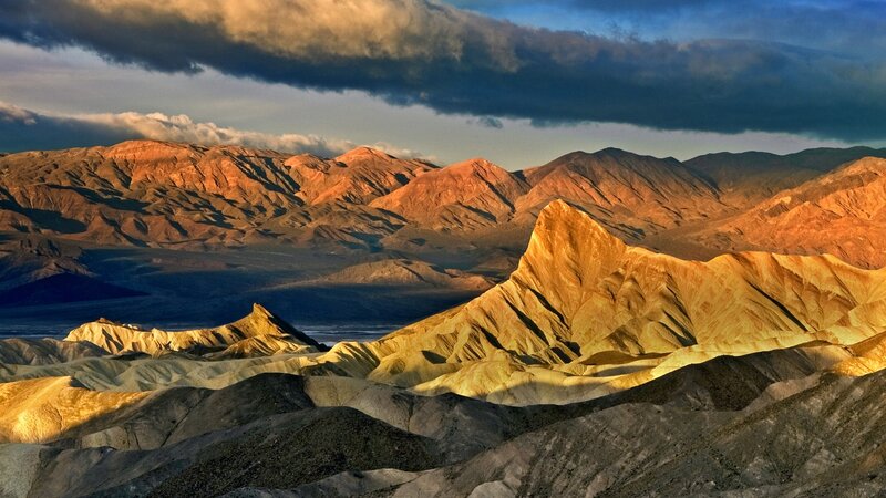 Rocky Desert Mountains — Brown, Dramatic