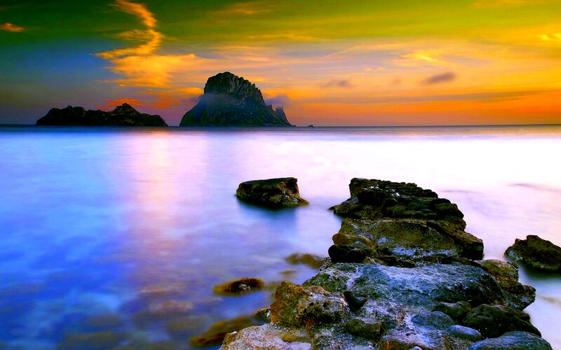 Rocky Island at Sunset — Yellow