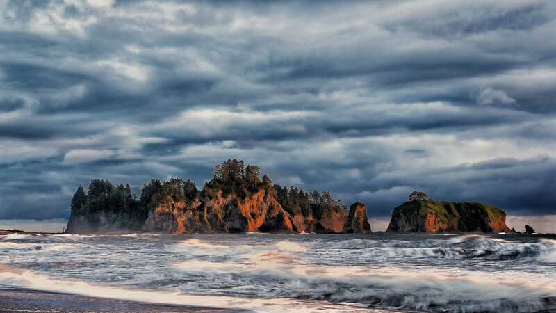Rocky Islands in Ocean — Gray