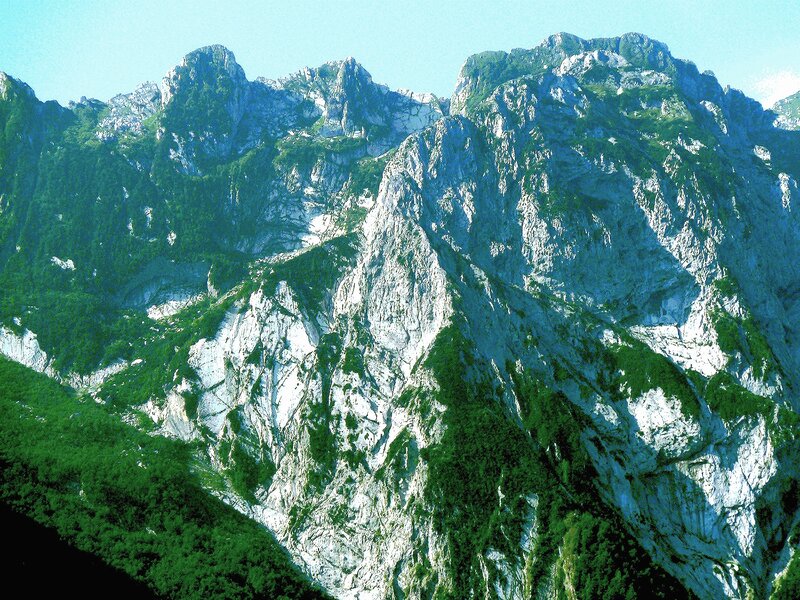 Rocky Mountain Peaks — Green, Dramatic