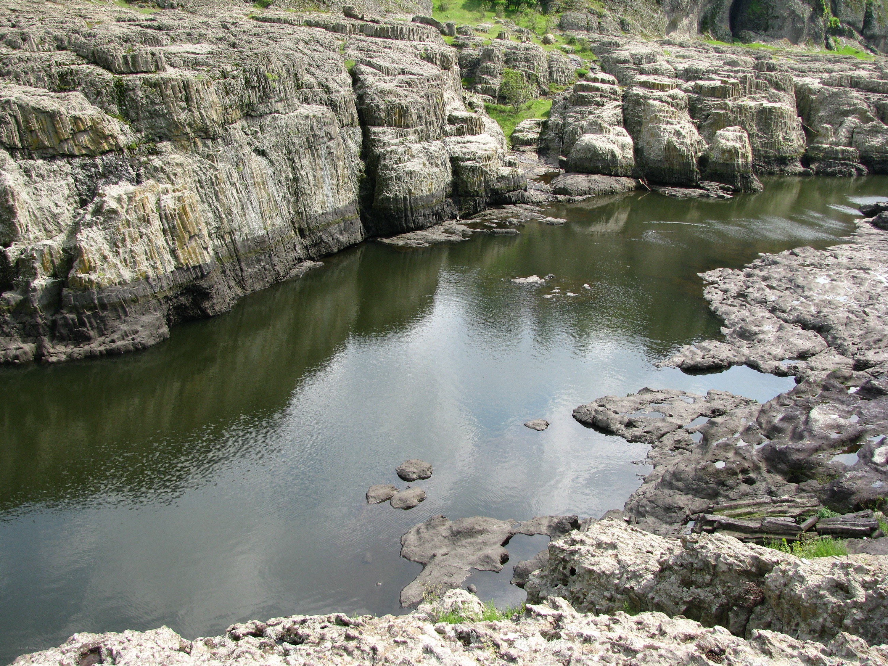 rocky river canyon