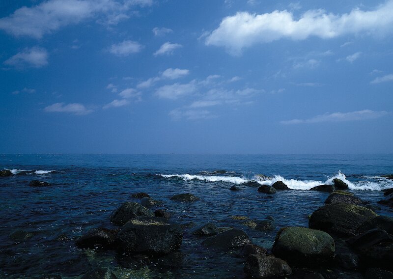 Rocky shore with ocean waves
