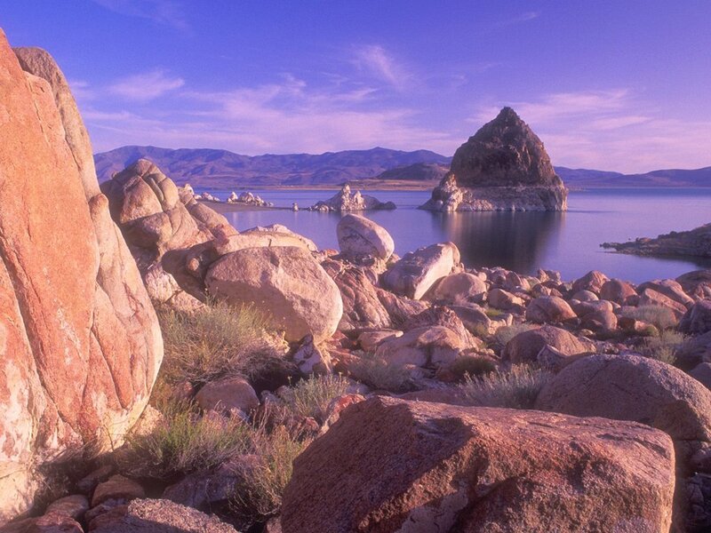rocky shoreline at Mono Lake