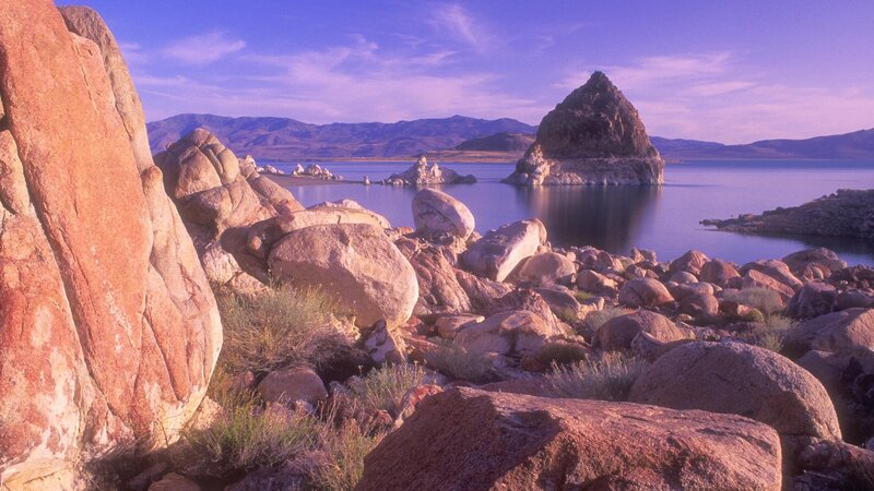 rocky shoreline at Mono Lake