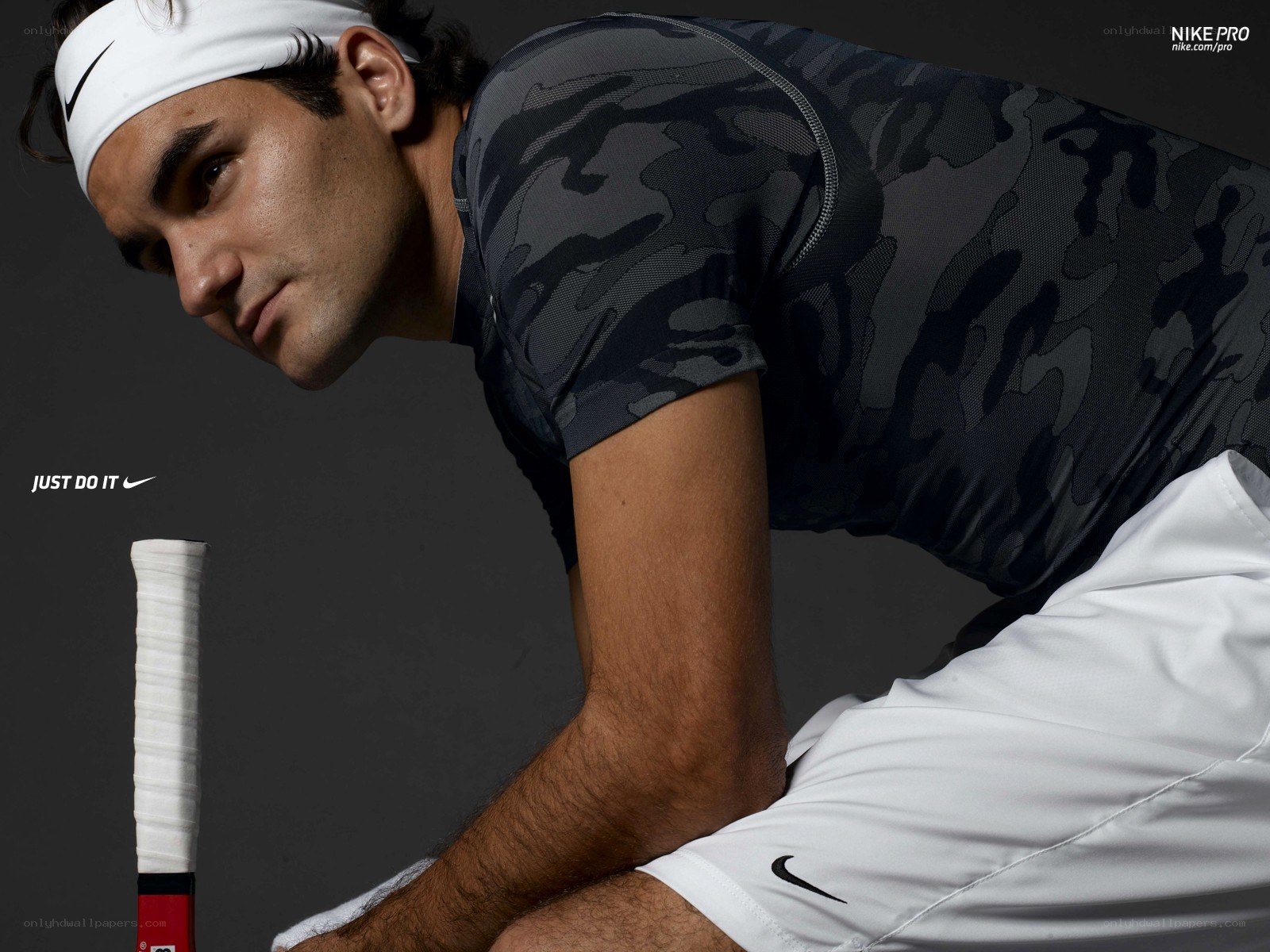Roger Federer in Nike Pro gear