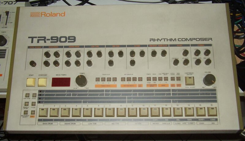 Roland TR-909 Rhythm Composer