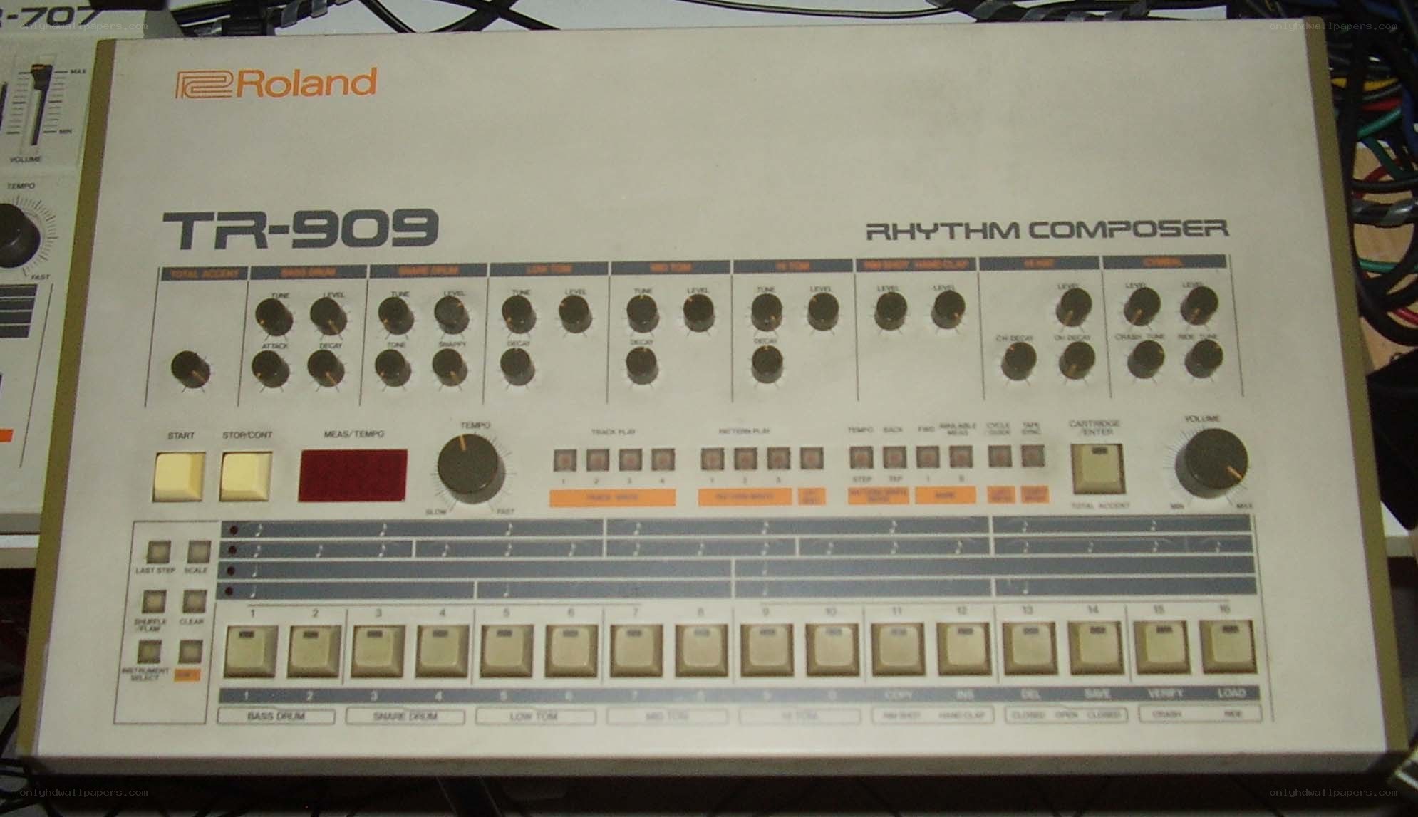 Roland TR-909 Rhythm Composer