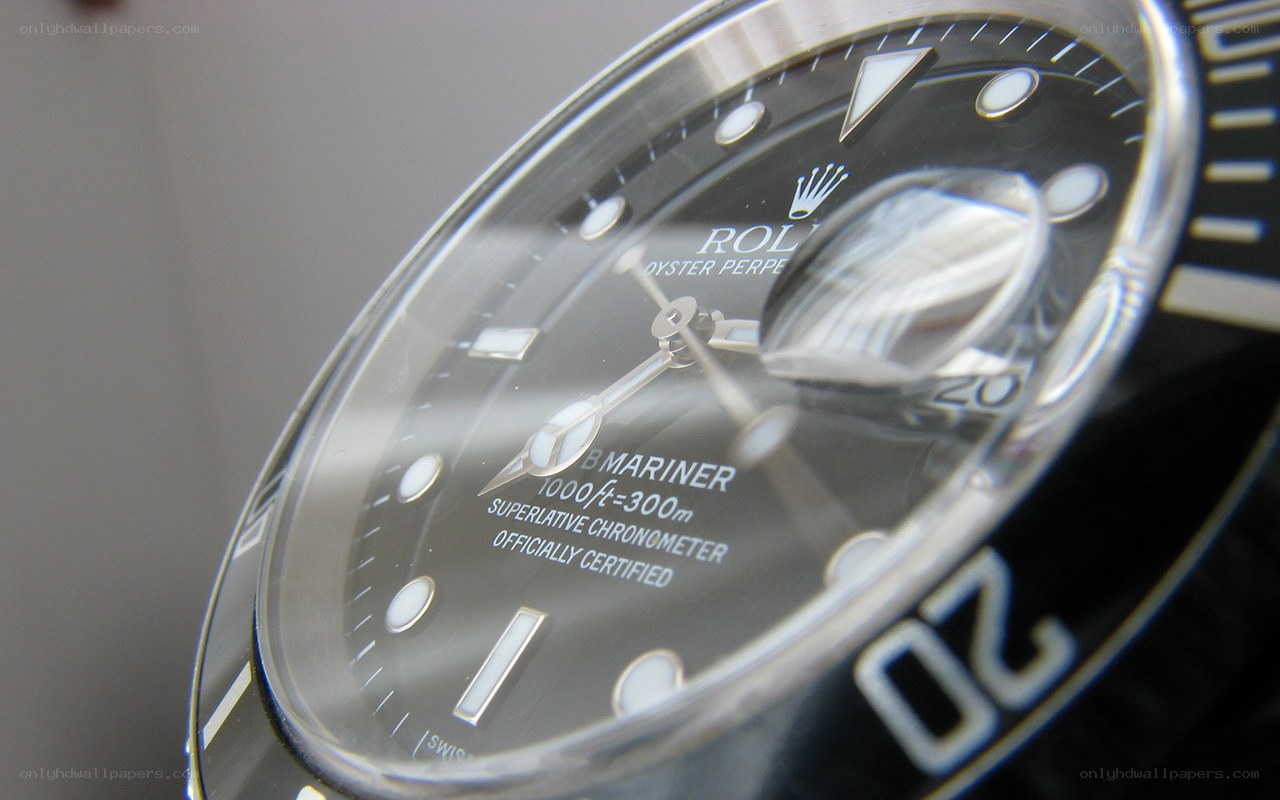 Rolex Submariner watch face