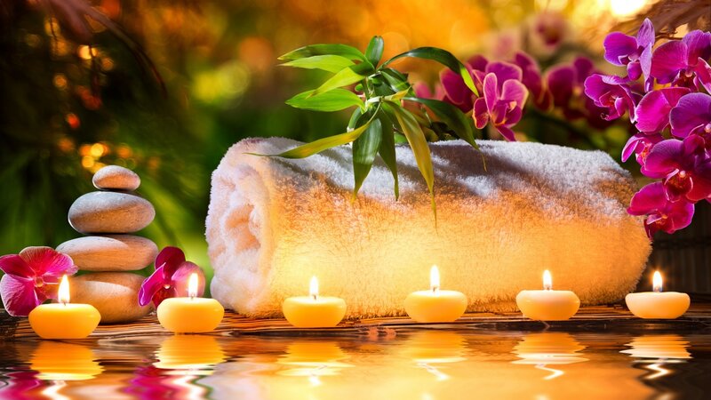 Rolled Towel with Candles — Yellow