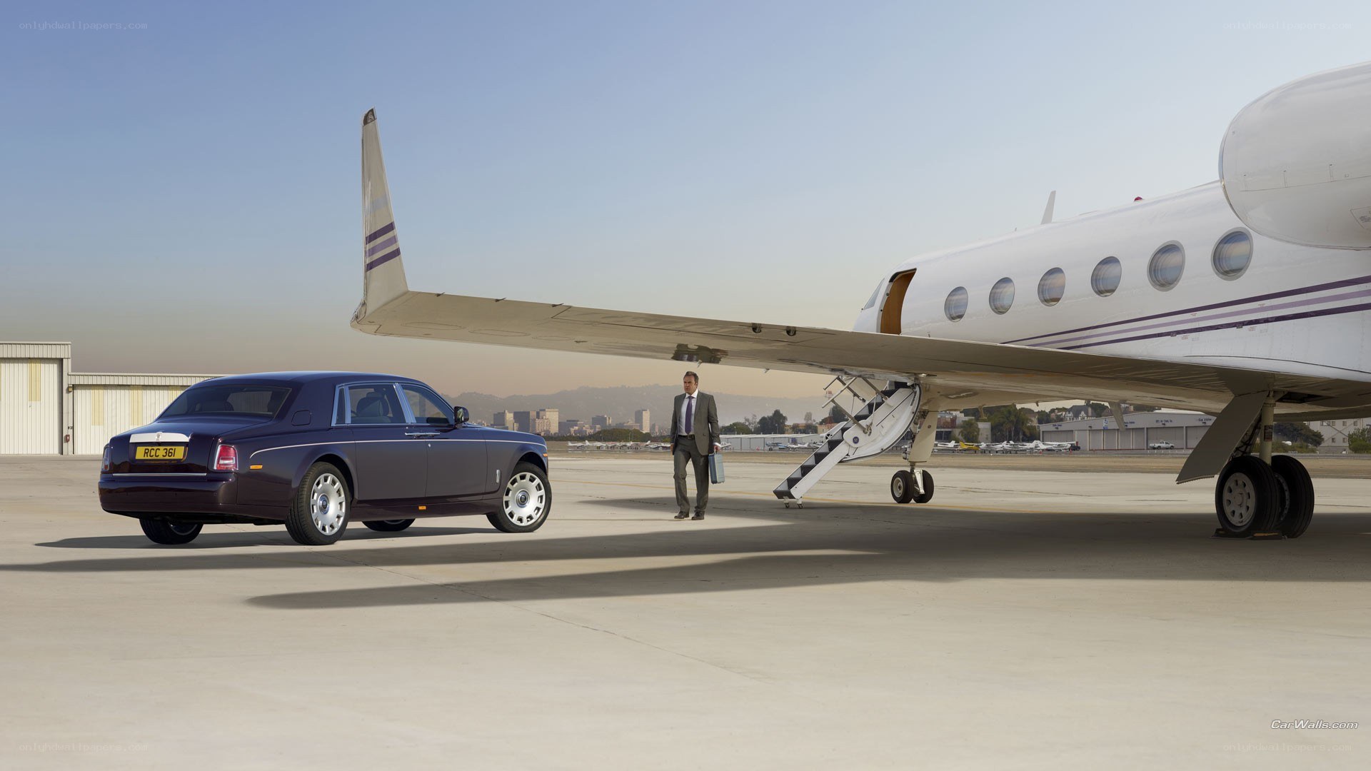 Rolls-Royce and private jet