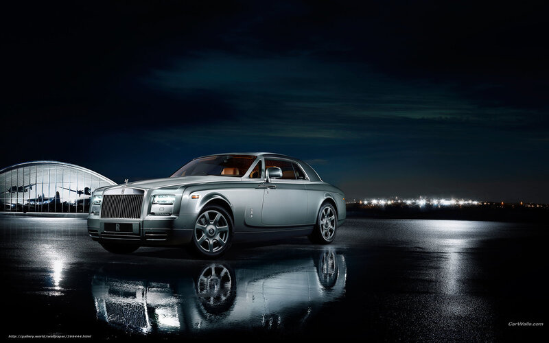 Rolls-Royce at night