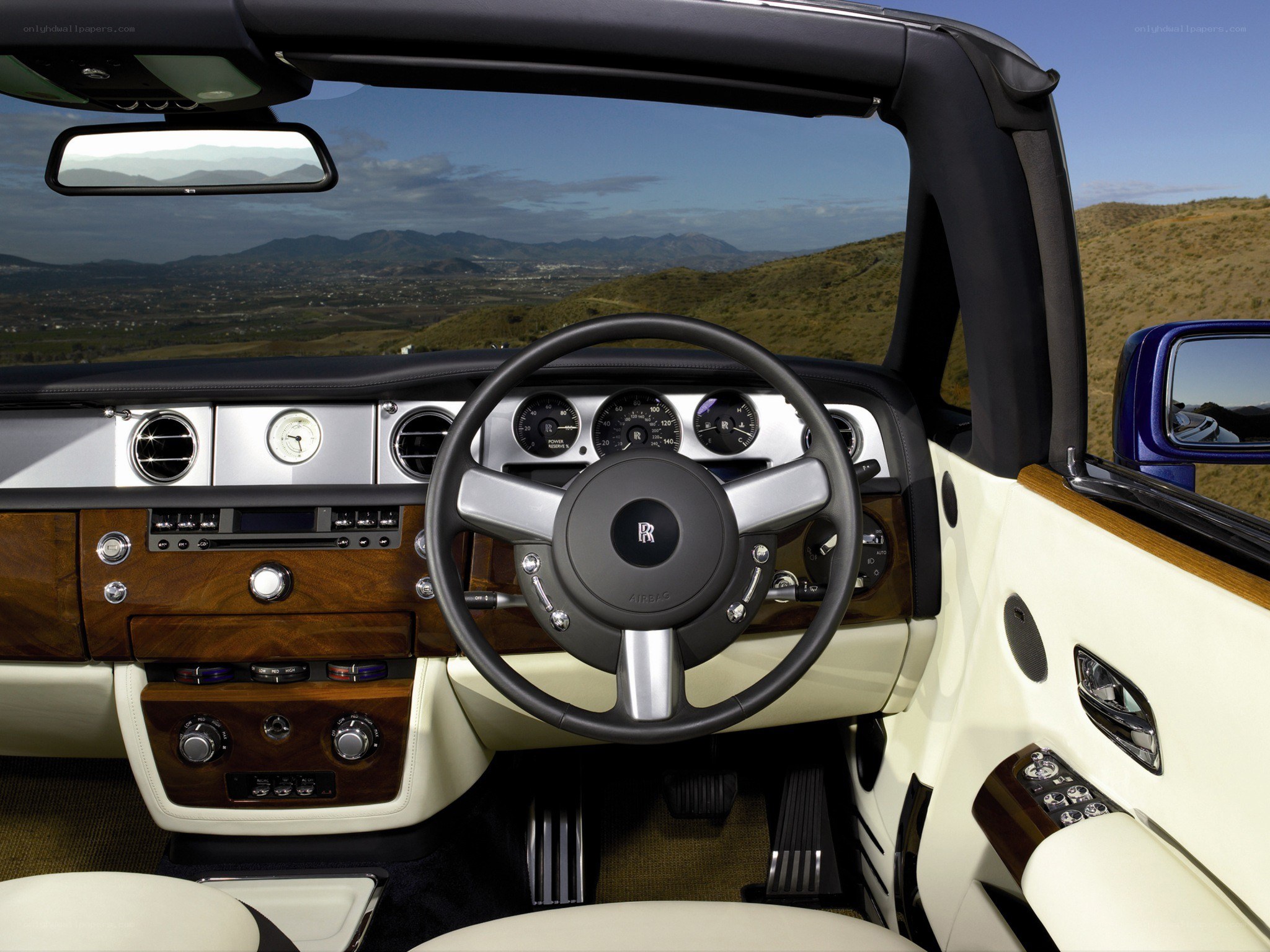 Rolls-Royce convertible interior