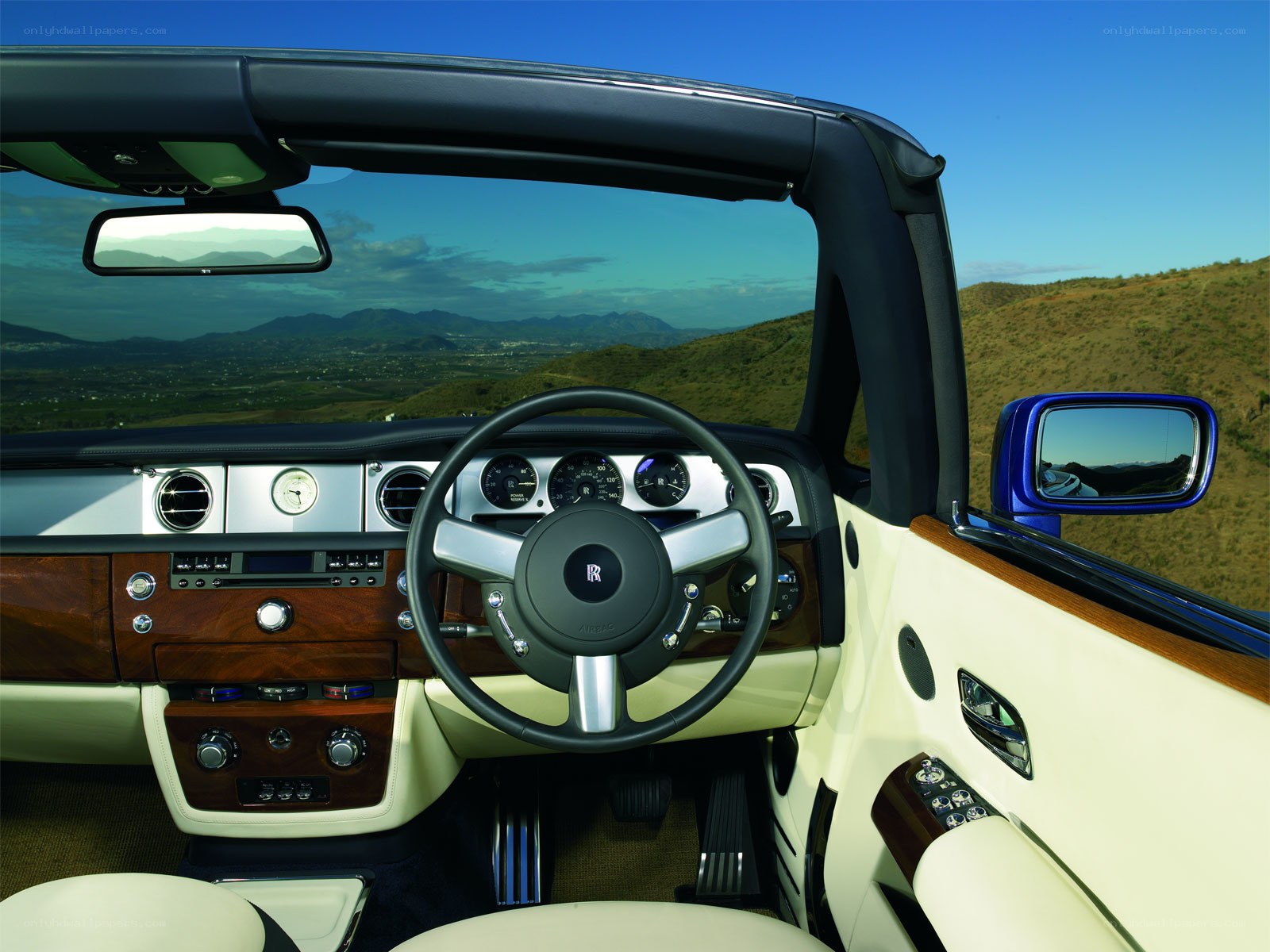 Rolls-Royce convertible interior