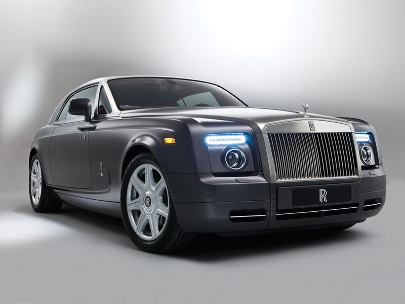 Rolls-Royce Coupe — Gray, Dramatic, Photograph, Grille