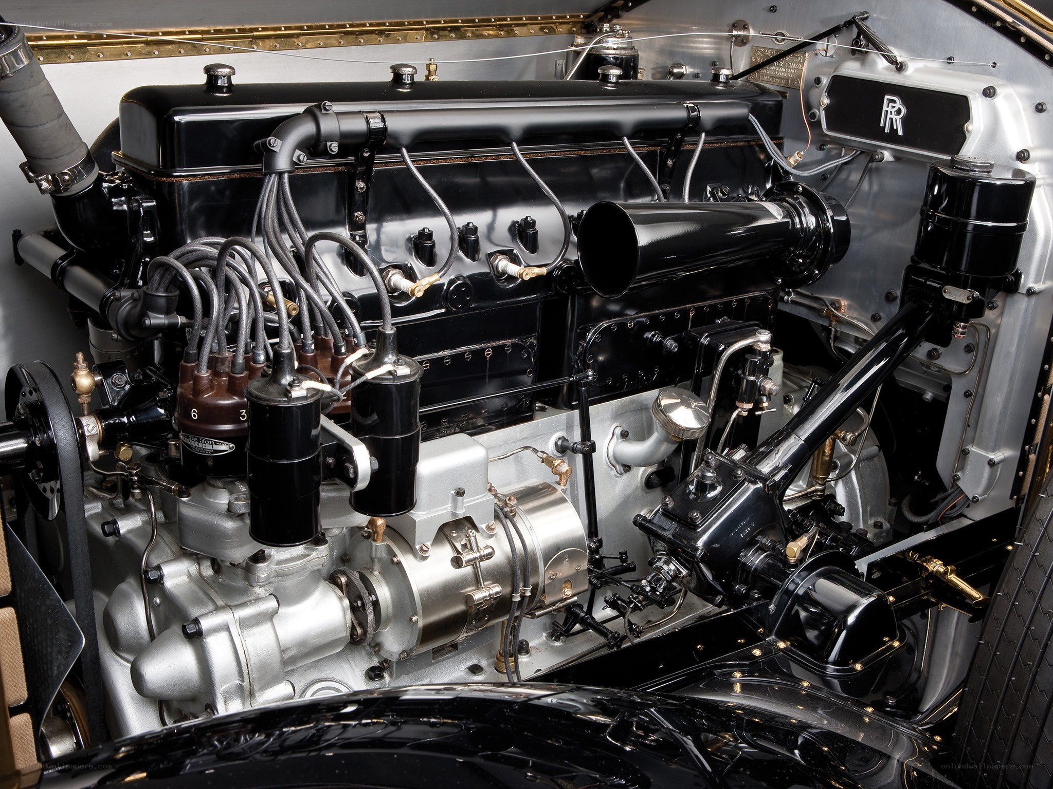 Rolls-Royce engine bay