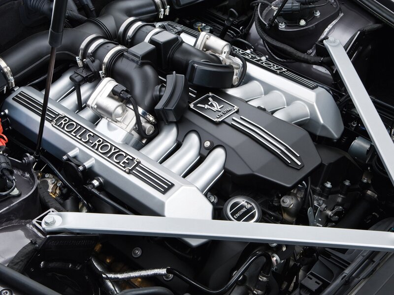 Rolls-Royce engine close-up