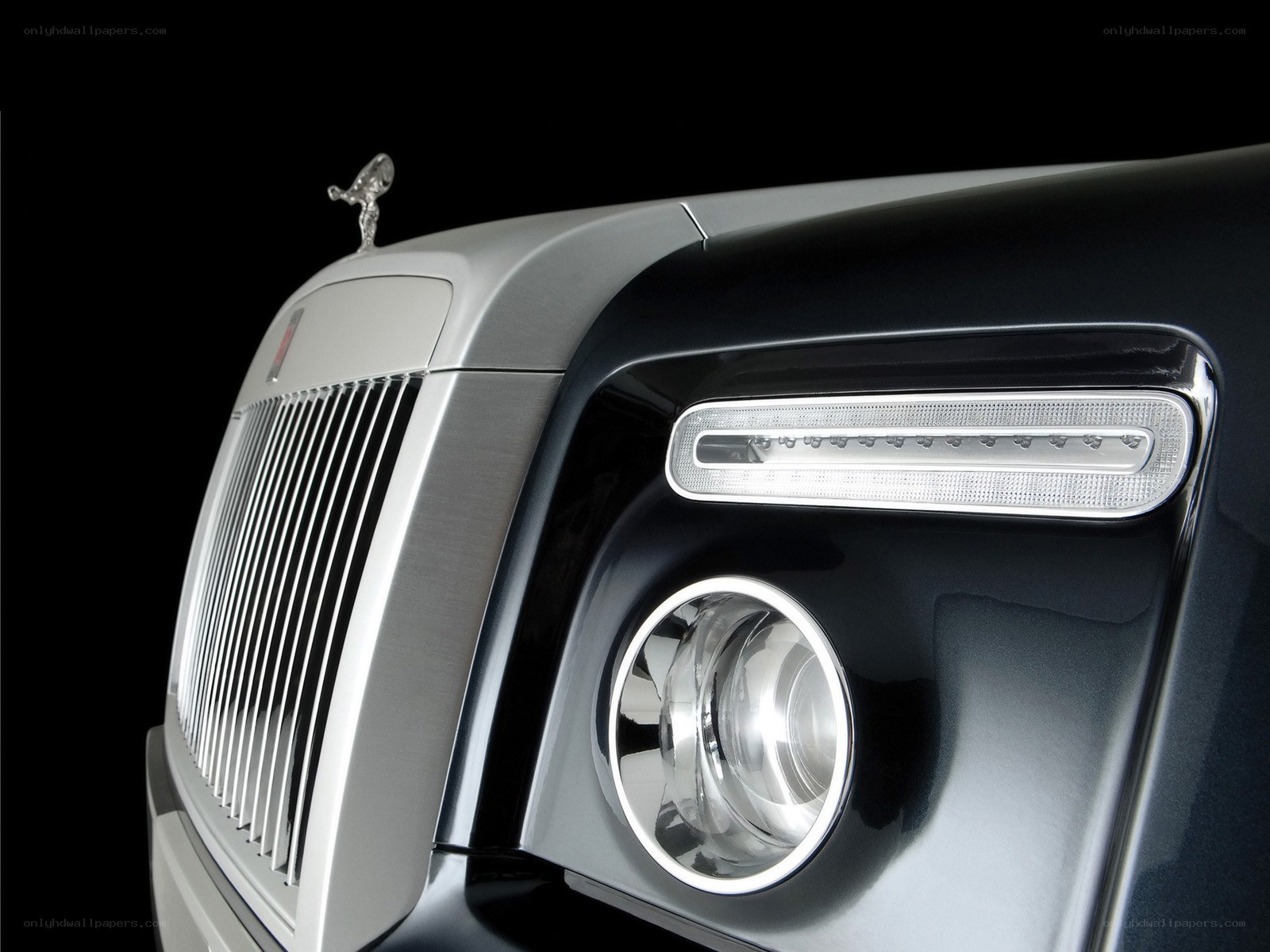 Rolls-Royce front grille and headlight