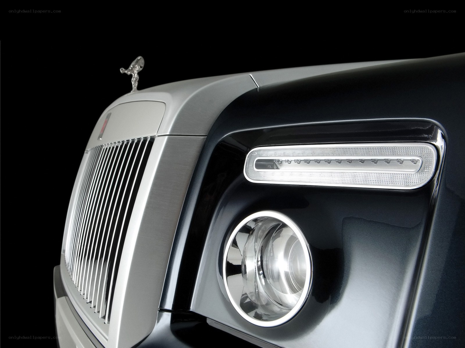 Rolls-Royce front grille and headlight