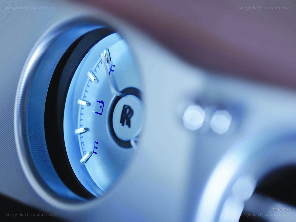 Rolls-Royce fuel gauge close-up