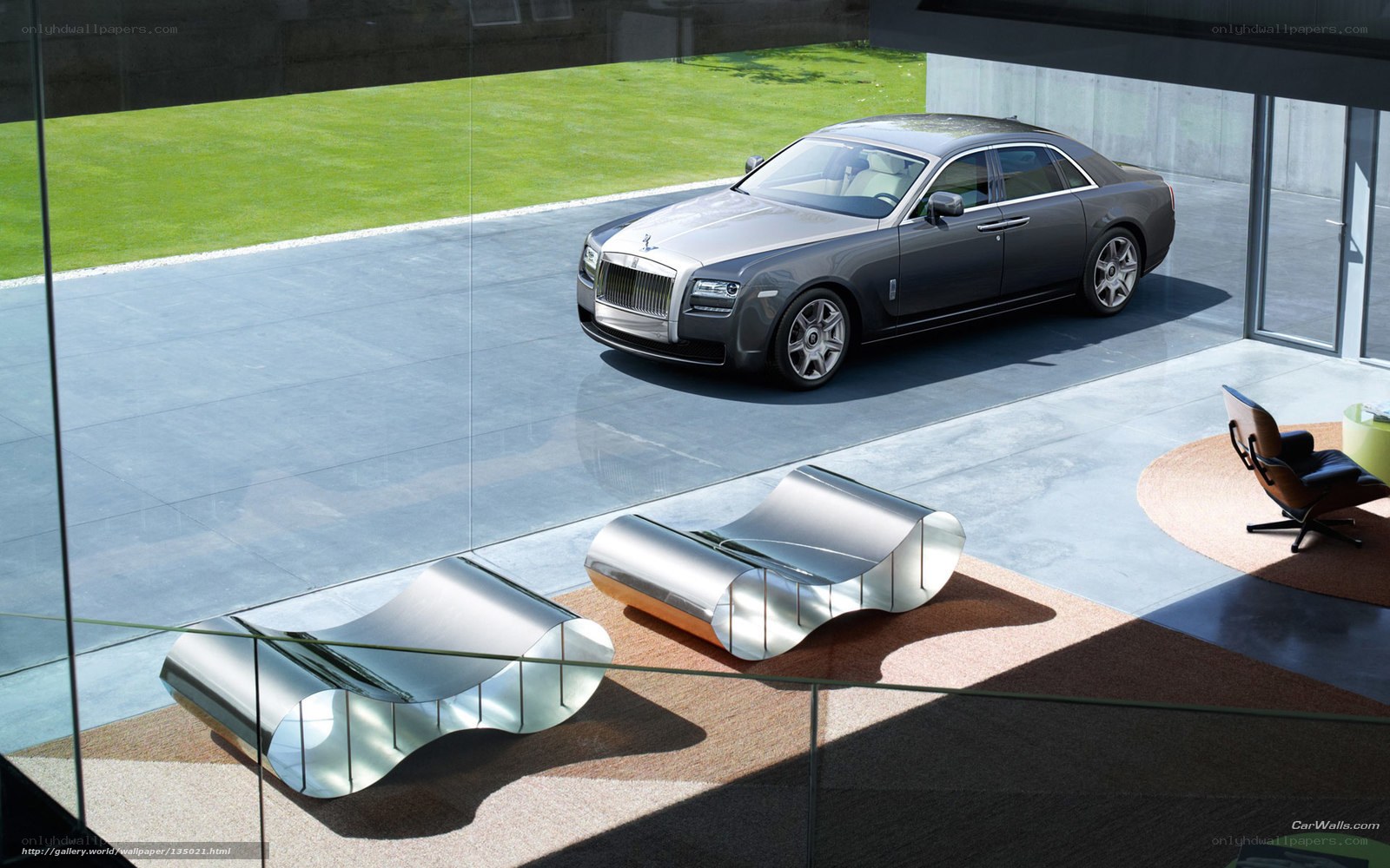 Rolls-Royce Ghost in modern setting