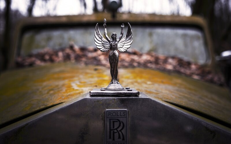 Rolls-Royce Hood Ornament — Silver, Dramatic