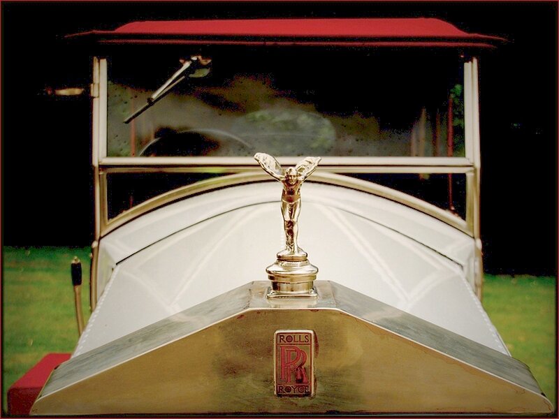 Rolls-Royce Hood Ornament — White, Dramatic