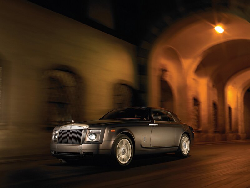 Rolls-Royce in a tunnel