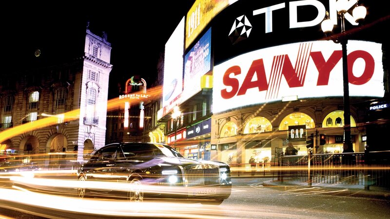 Rolls-Royce in London at night