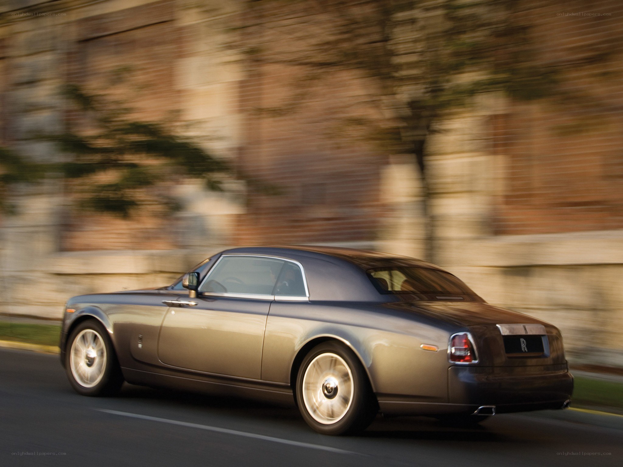 Rolls-Royce in motion