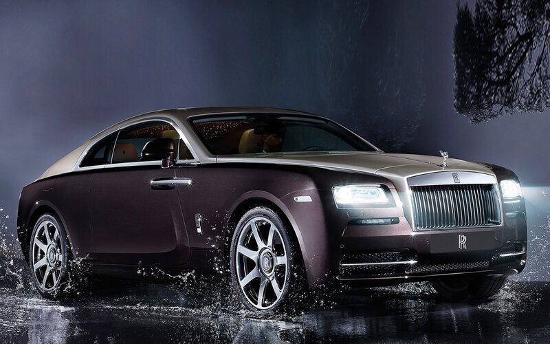 Rolls-Royce in rain