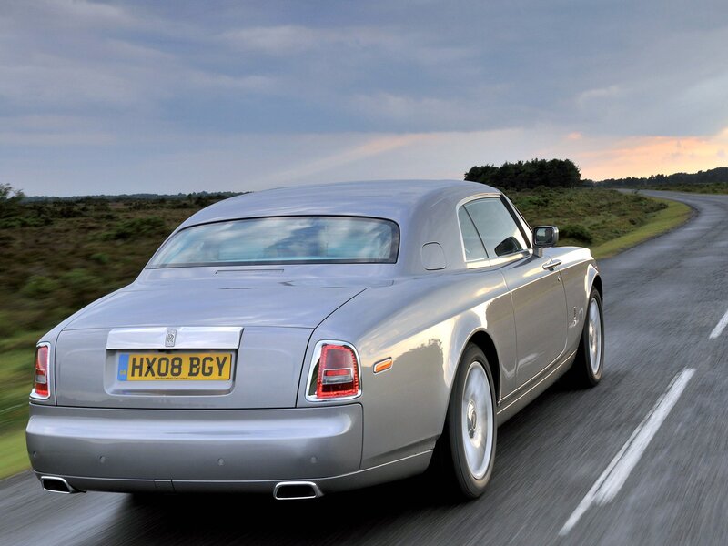 Rolls-Royce on a country road