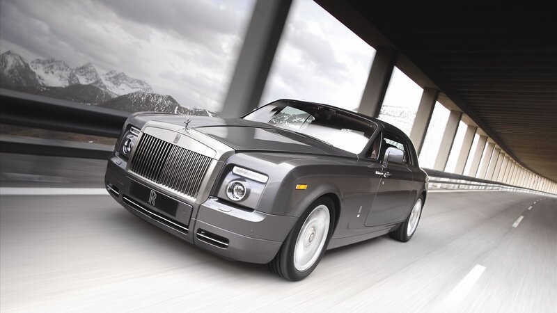 Rolls-Royce on a mountain road