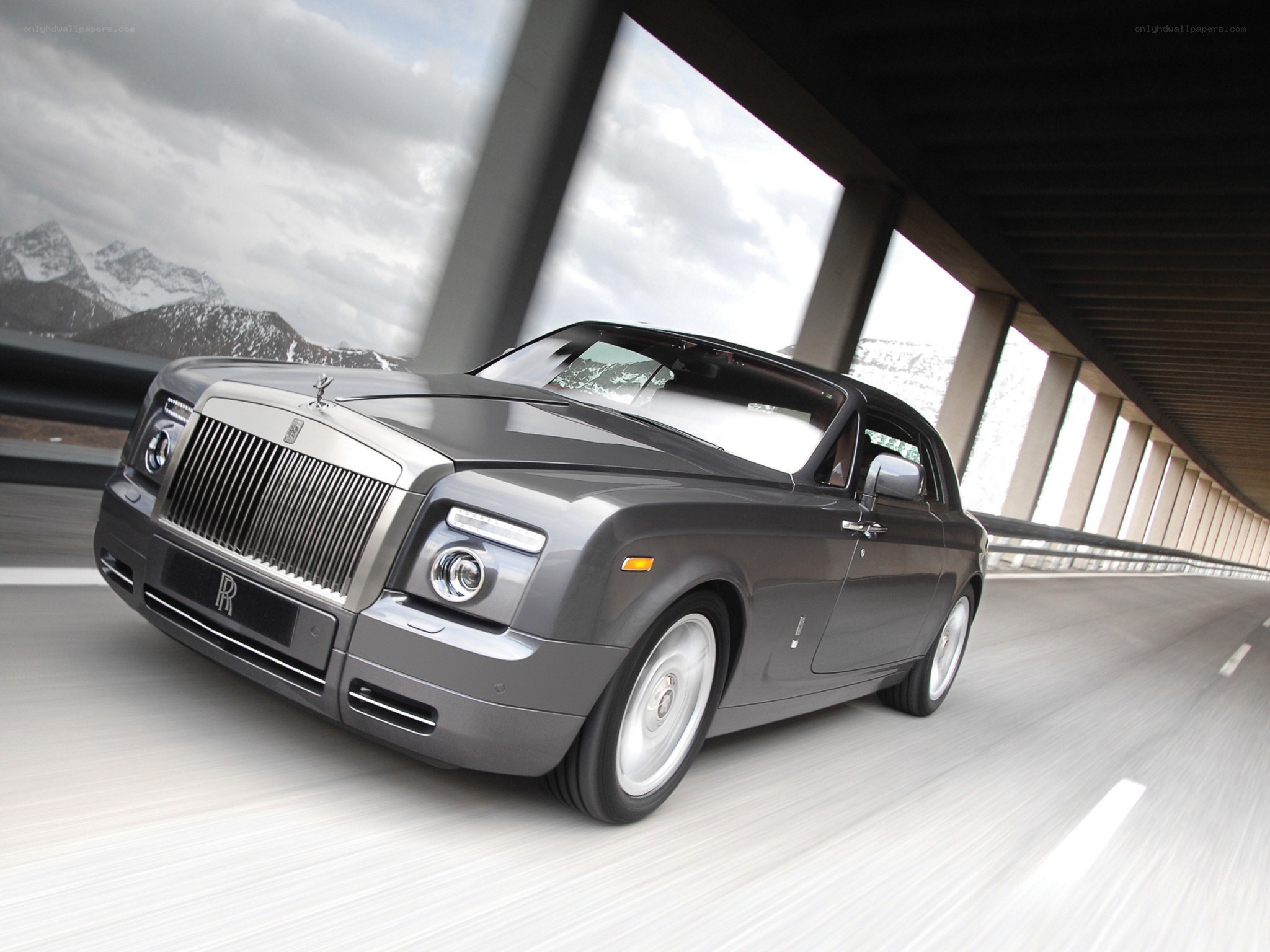 Rolls-Royce on a mountain road