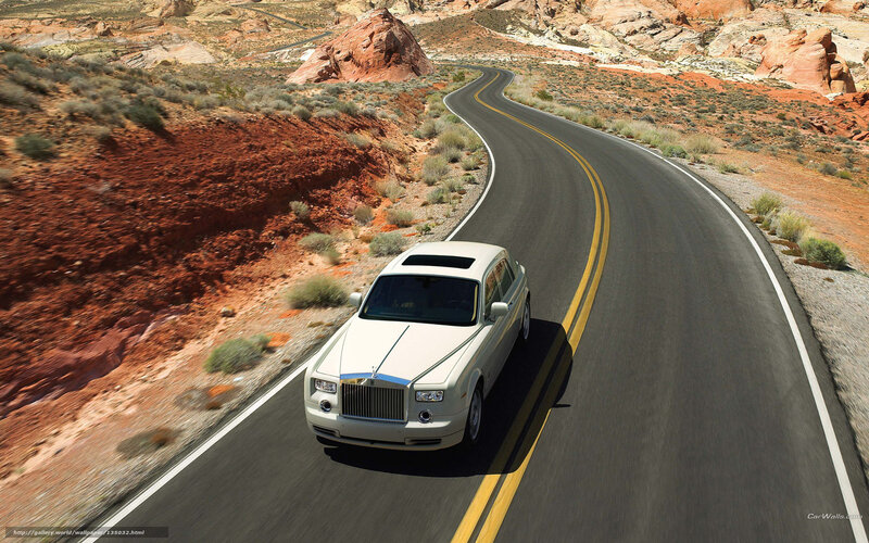 Rolls-Royce on desert road