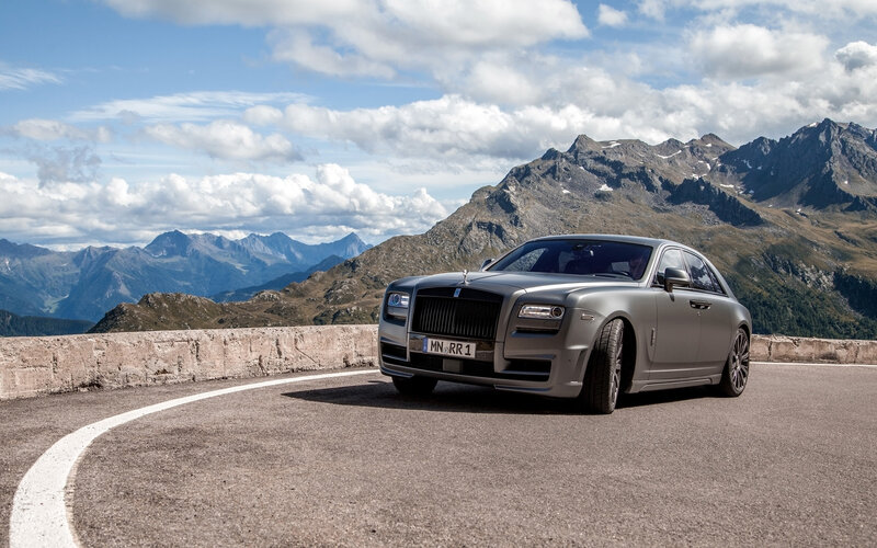 Rolls-Royce on Mountain Road — Gray