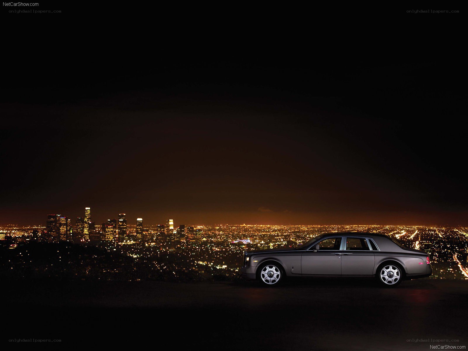 Rolls-Royce Phantom at night