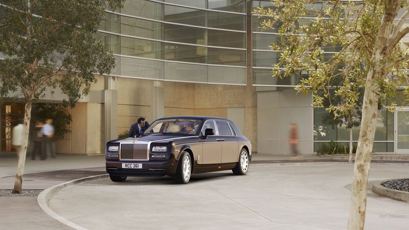Rolls-Royce Phantom — Black, Calm