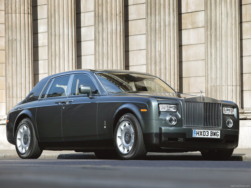 Rolls-Royce Phantom — Black