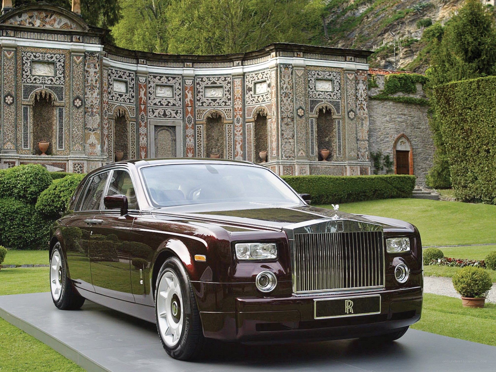 Rolls-Royce Phantom in garden
