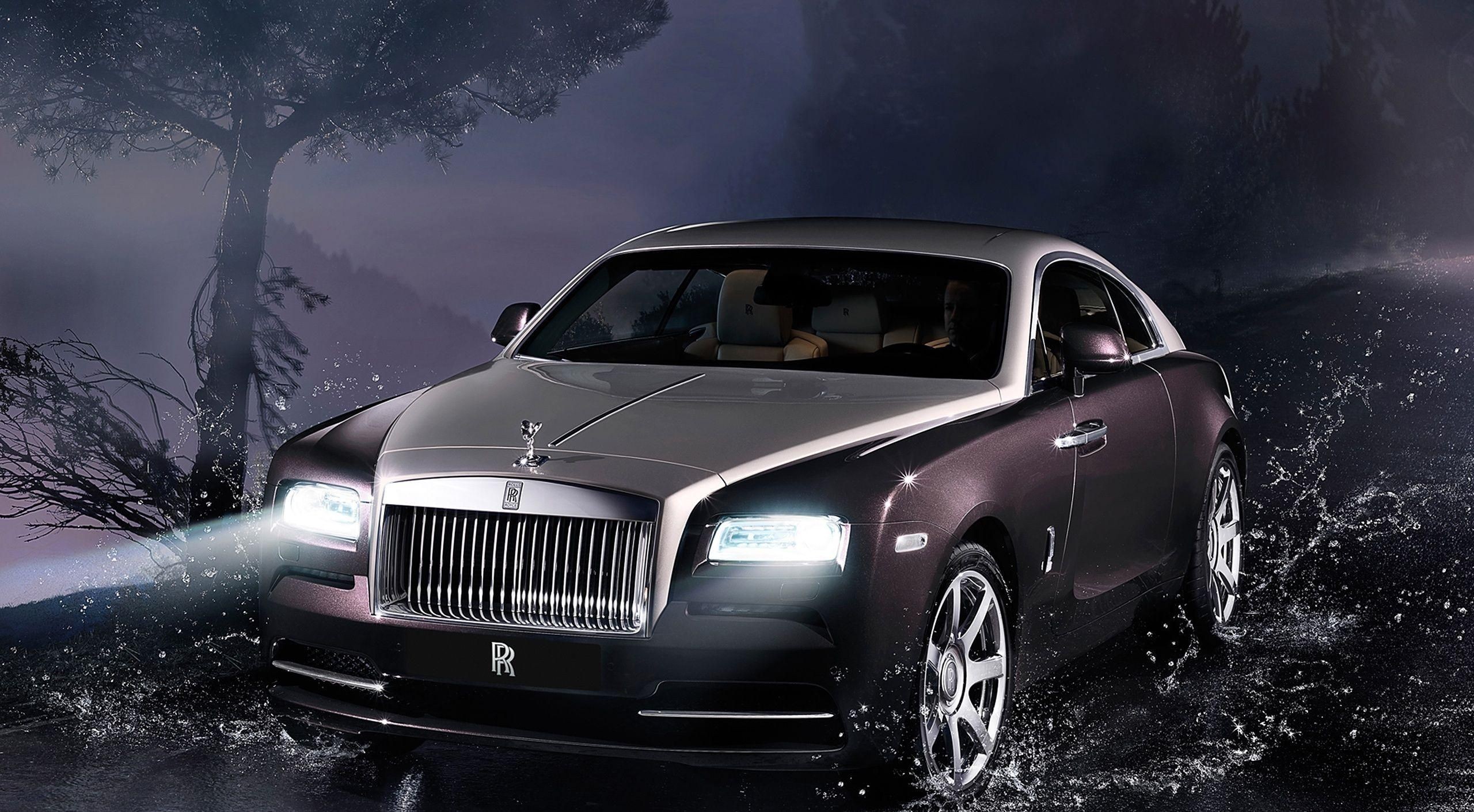 Rolls-Royce Wraith in water
