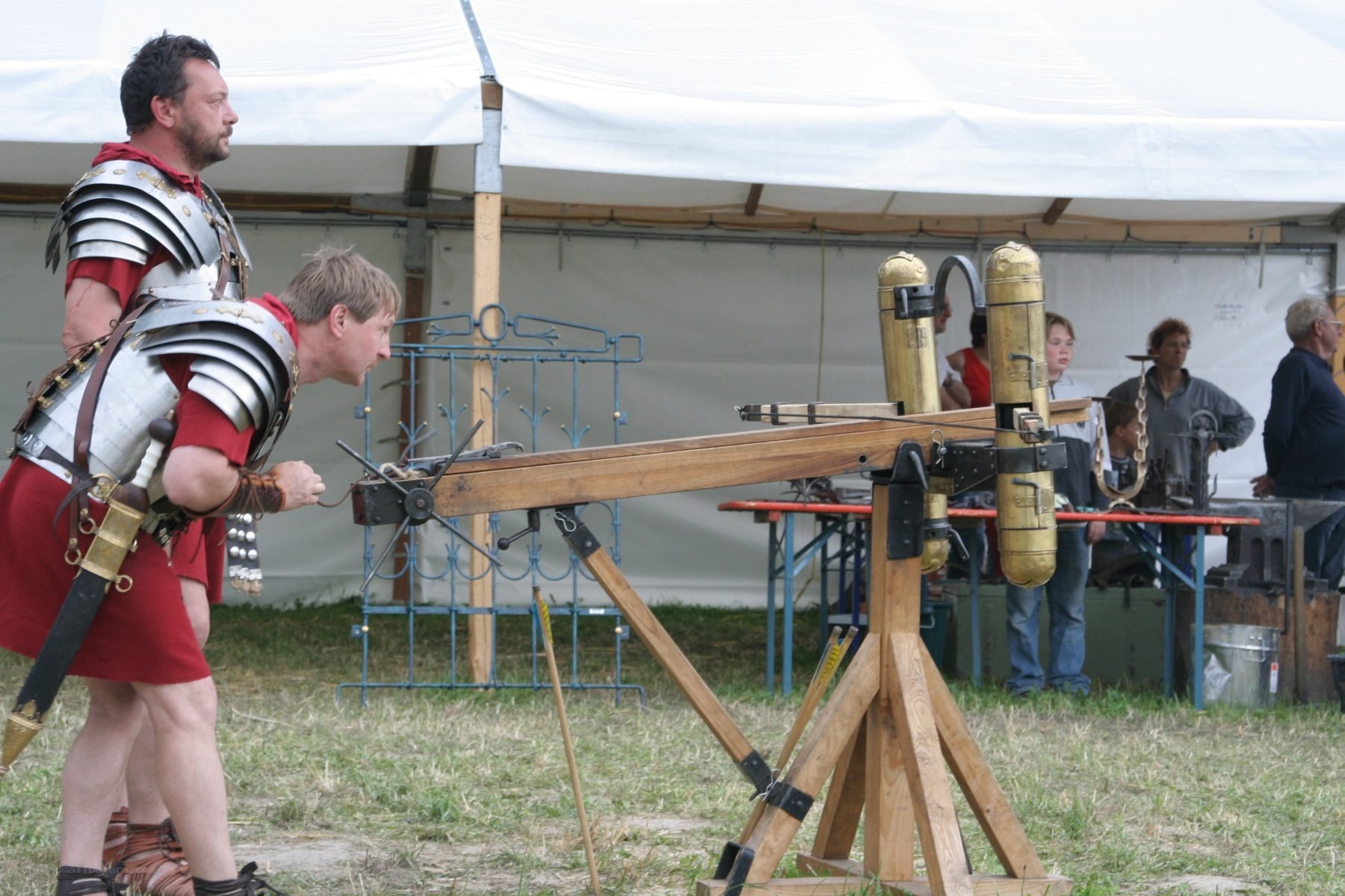 Roman soldiers with catapult