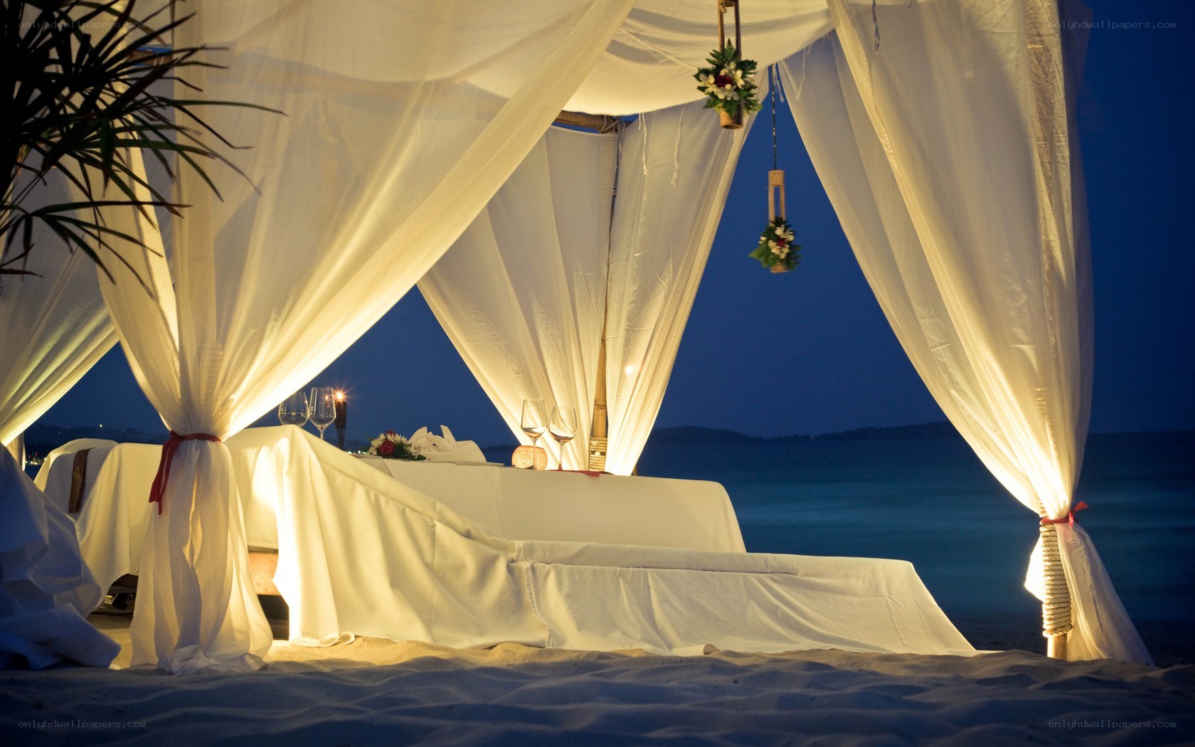 Romantic beach dinner setup