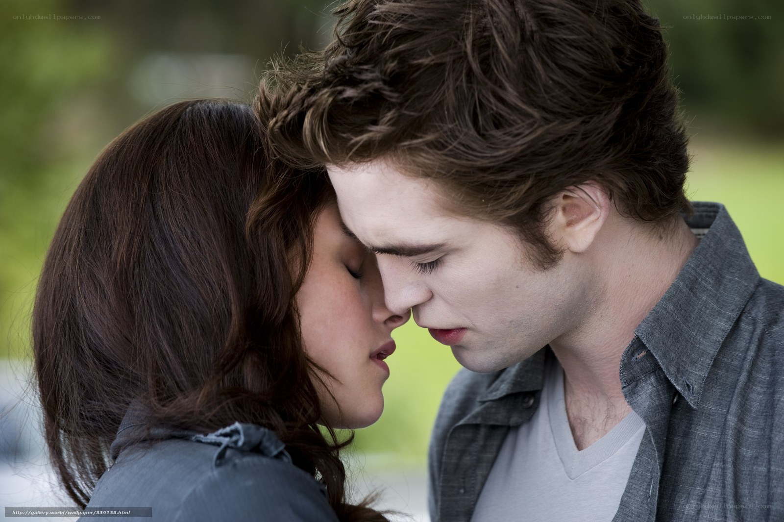 romantic couple in park