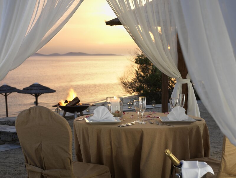 Romantic Dinner Table — Beige