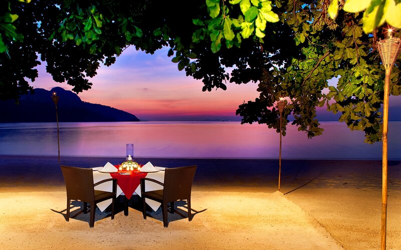 Romantic Dinner Table — Purple