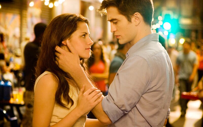 romantic moment at night market