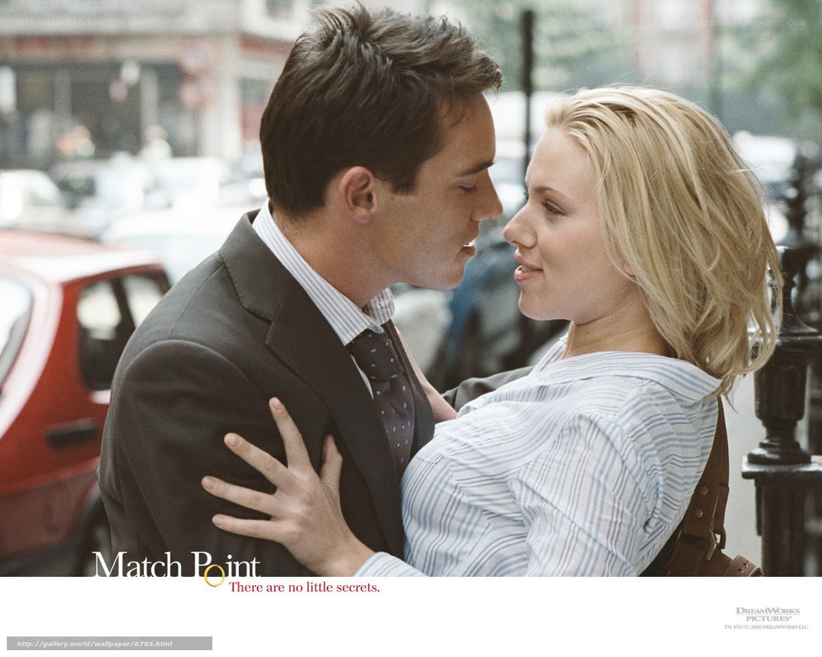 romantic moment on street