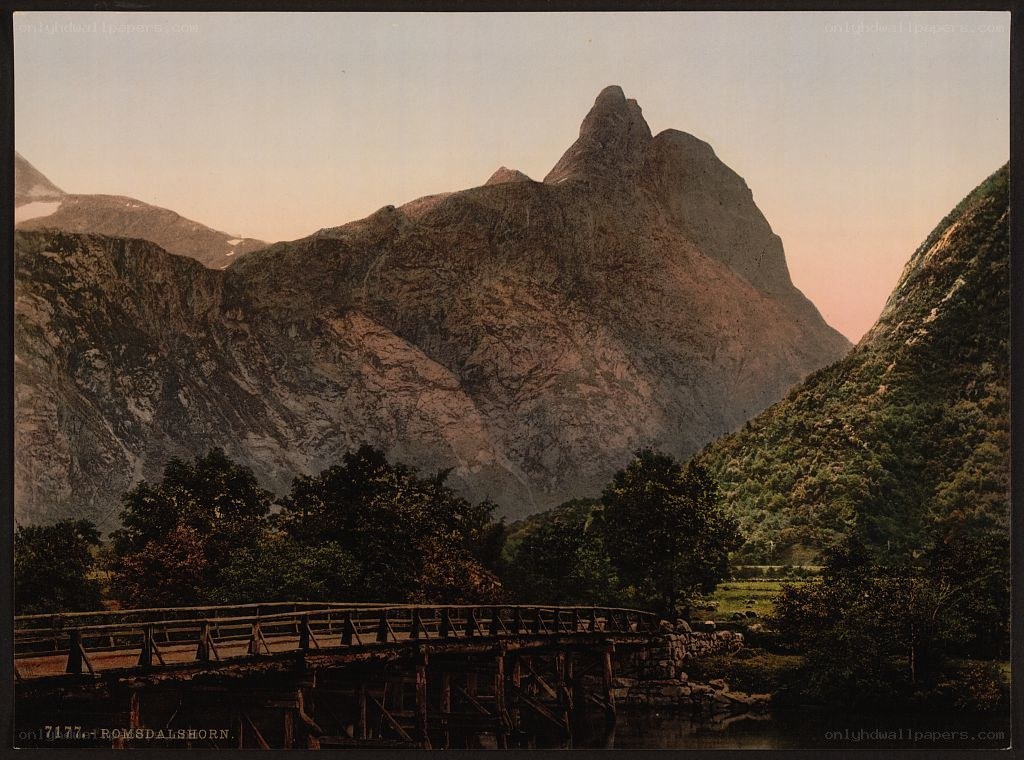 Romsdals horn mountain