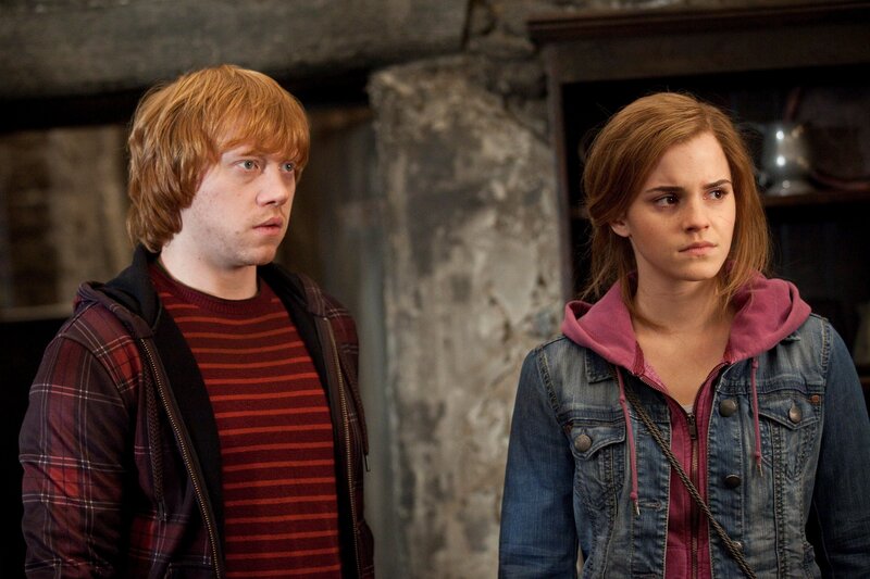 Ron and Hermione in a stone room