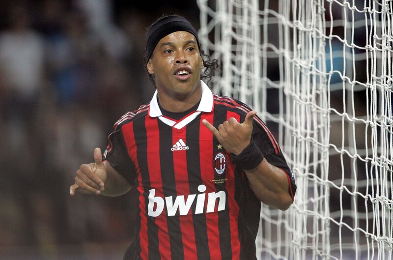 Ronaldinho celebrating goal